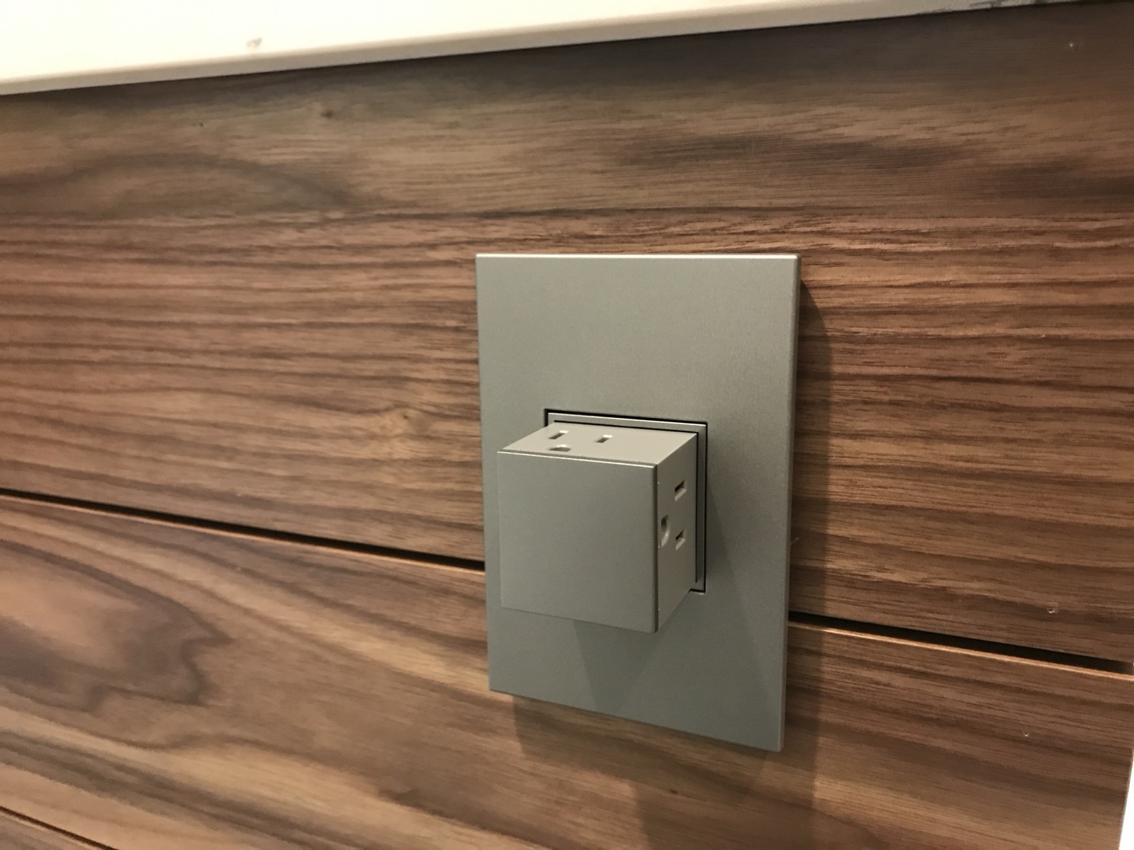 Walnut Detail Wall & Integrated Electrical — image 2